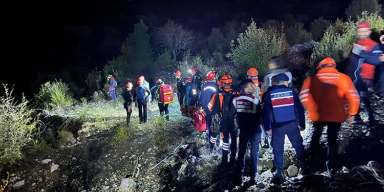 Kanyonda eğitim faciası: 1 kişi öldü, 13 kişi mahsur!