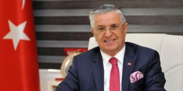 Kemer Belediye Başkanı Topaloğlu CHP’den ayrıldı