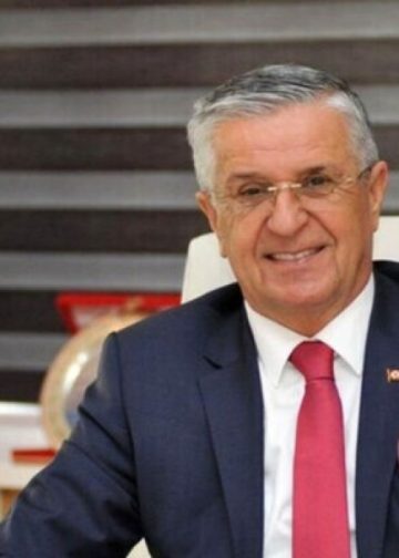 Kemer Belediye Başkanı Topaloğlu CHP’den ayrıldı