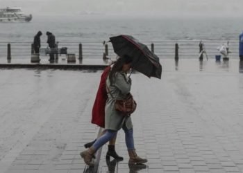Kuvvetli rüzgar ve sağanak geliyor! Meteoroloji bölge bölge açıkladı