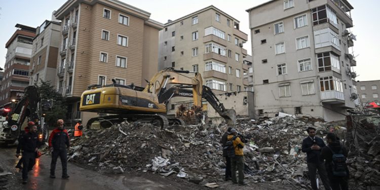 Maltepe’de çöken binada acı bilanço: 5 kişi hayatını kaybetti