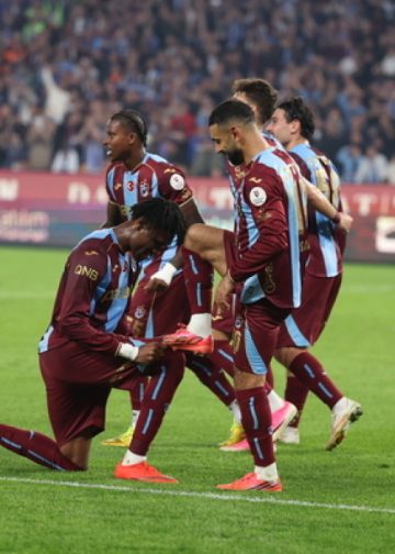 Trabzonspor kendi evinde Beşiktaş’ı 2-0 yendi