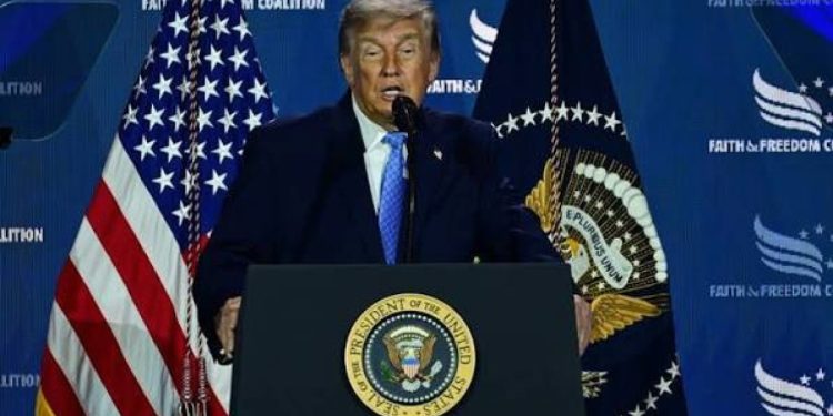 Trump: İran, petrol fiyatlarını yükseltmek için her şeyi yapıyor