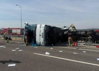 Yolcu otobüsü ile tır çarpıştı! 11 ölü